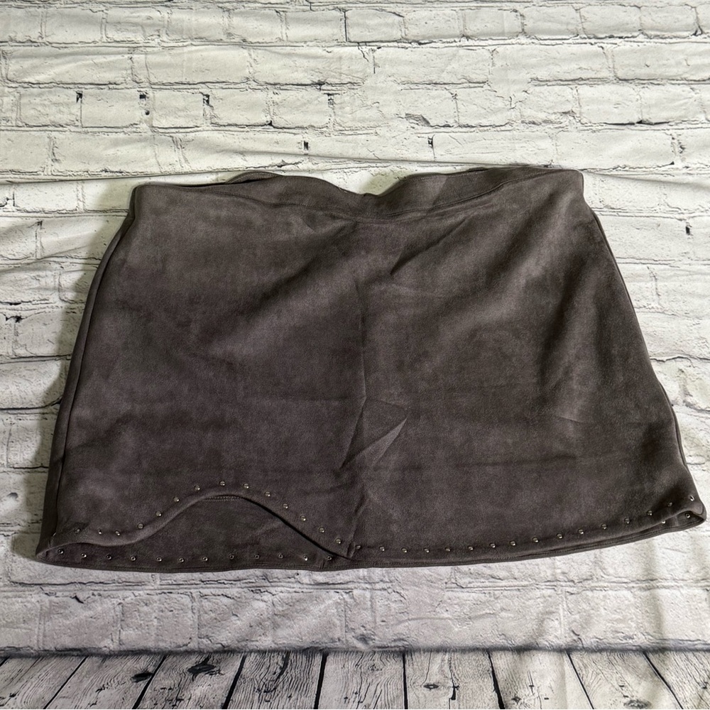 Grey skirt